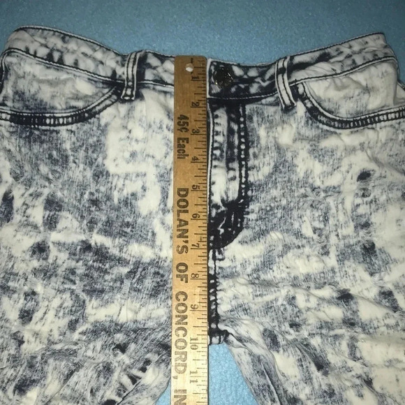CRAVE FAME by Almost Famous High waisted distress straight leg acid wash size 9 - Picture 6 of 9